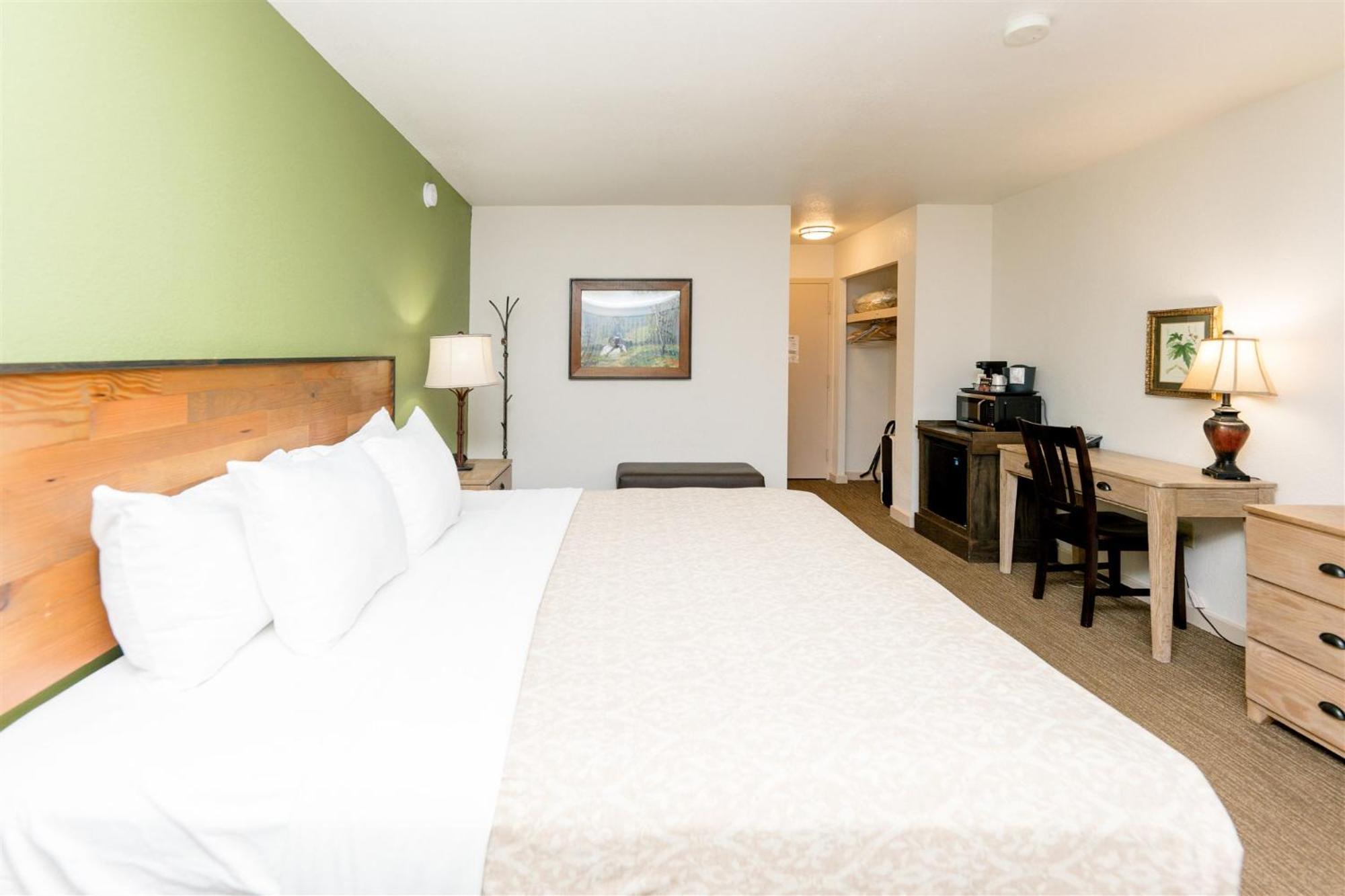 Hotel Brown County