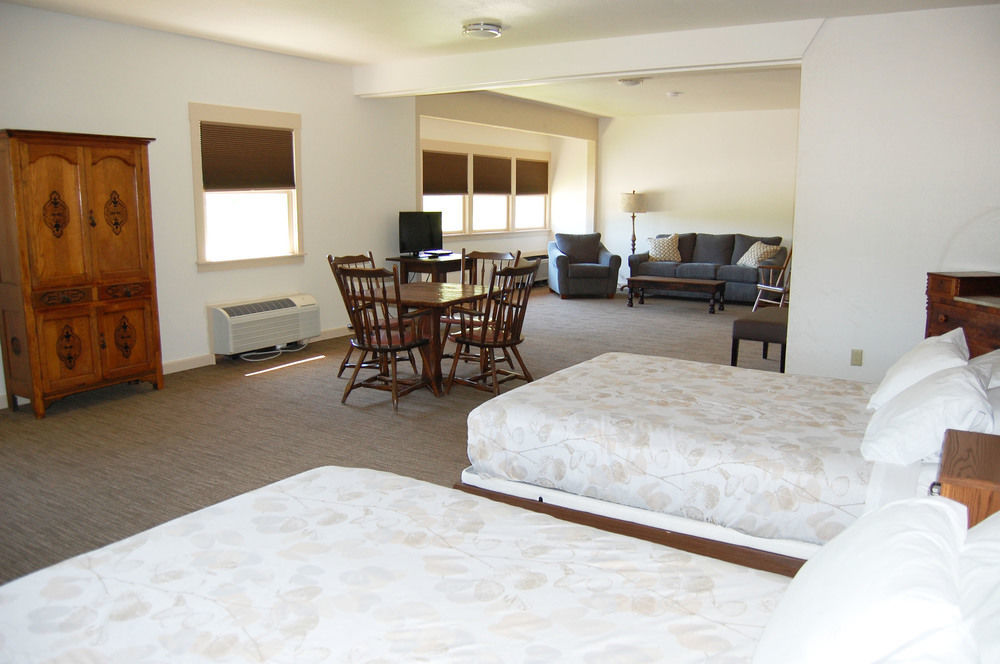 Brown County Hotel
