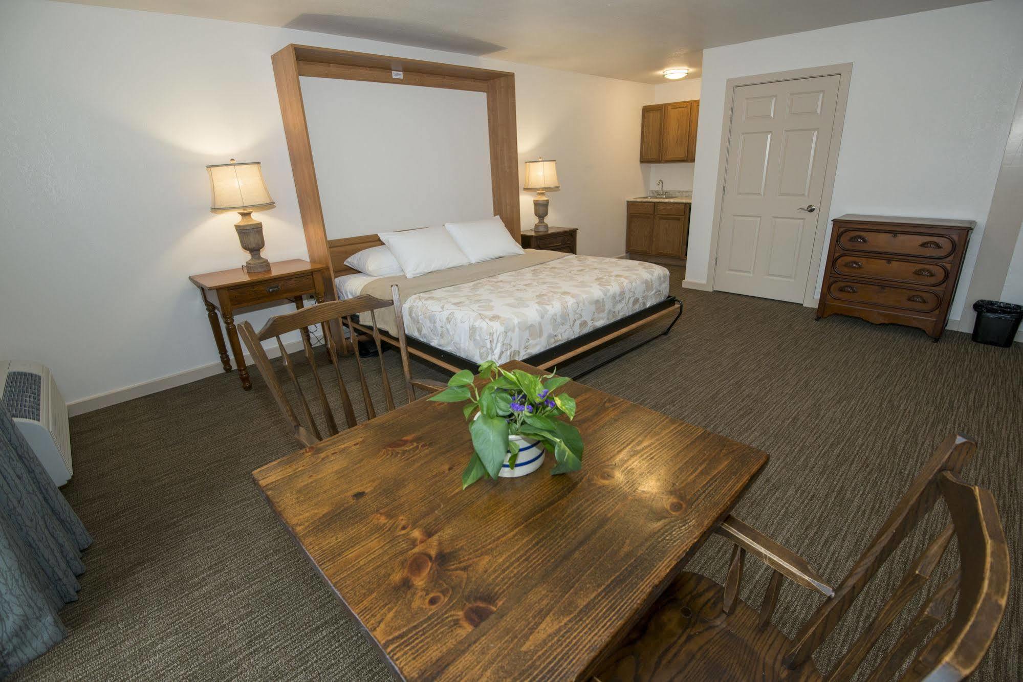 Hotel Brown County Nashville