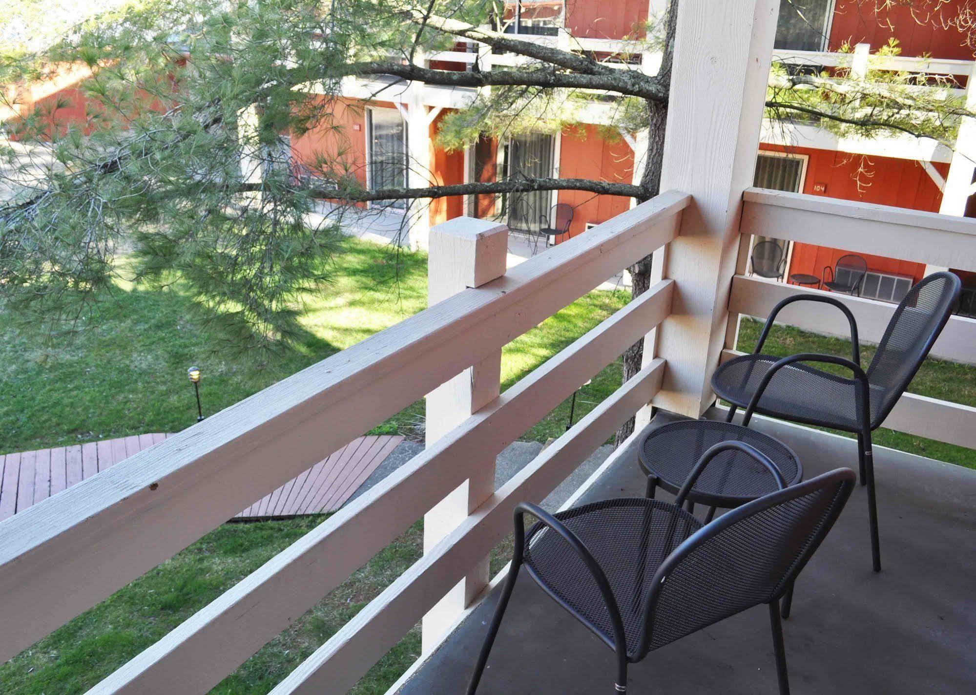 Hotel Brown County